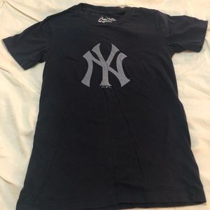 EUC New York Yankees t shirt Small
